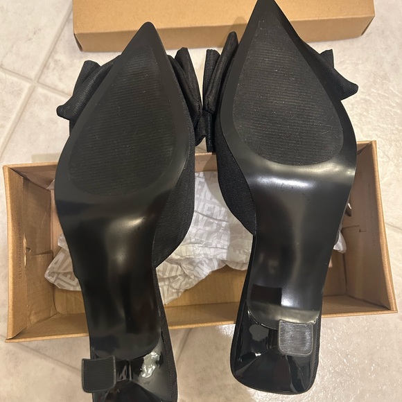 Steve Madden Black Bow Mules - Picture 3 of 6